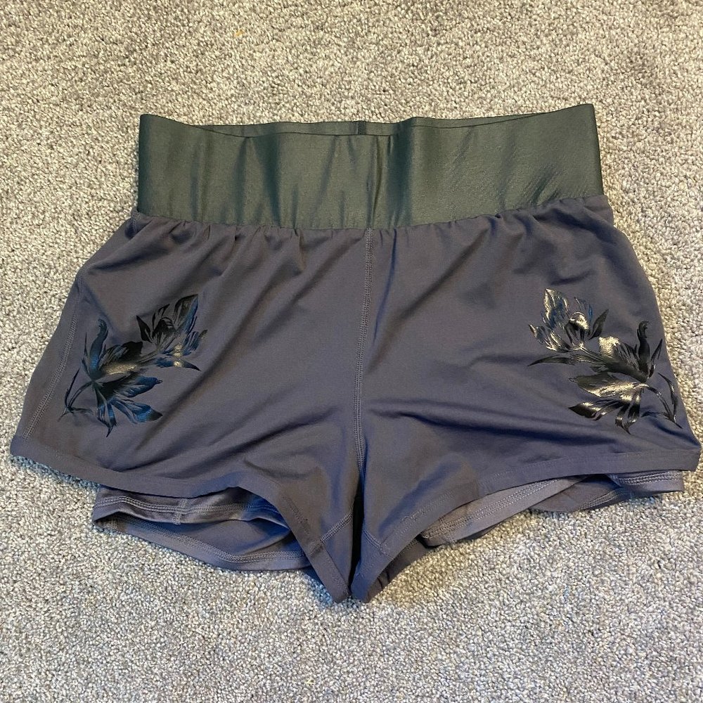 Fabletics Olesia Shine Short